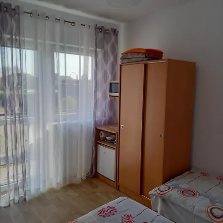 Pokoje Goscinne U Teresy Mrzezyno Exterior photo