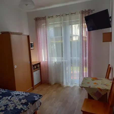 Pokoje Goscinne U Teresy Mrzezyno Exterior photo